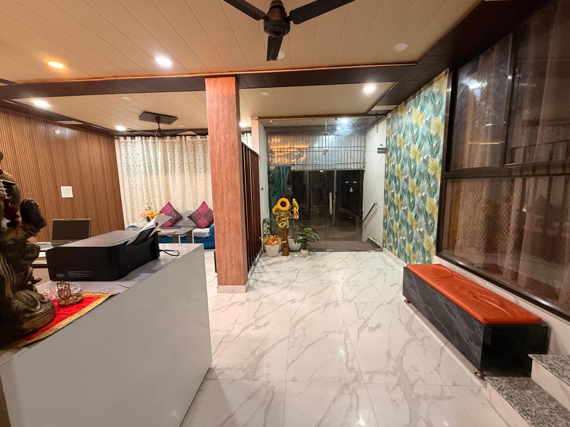 5 Petals, Varanasi